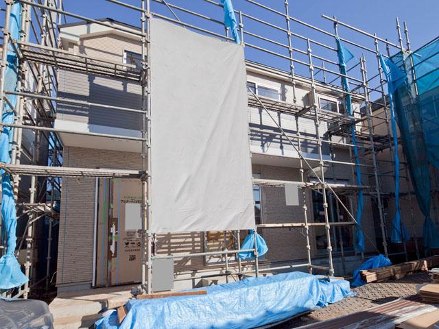 Local photos, including front road. Local (12 May 2013) Shooting