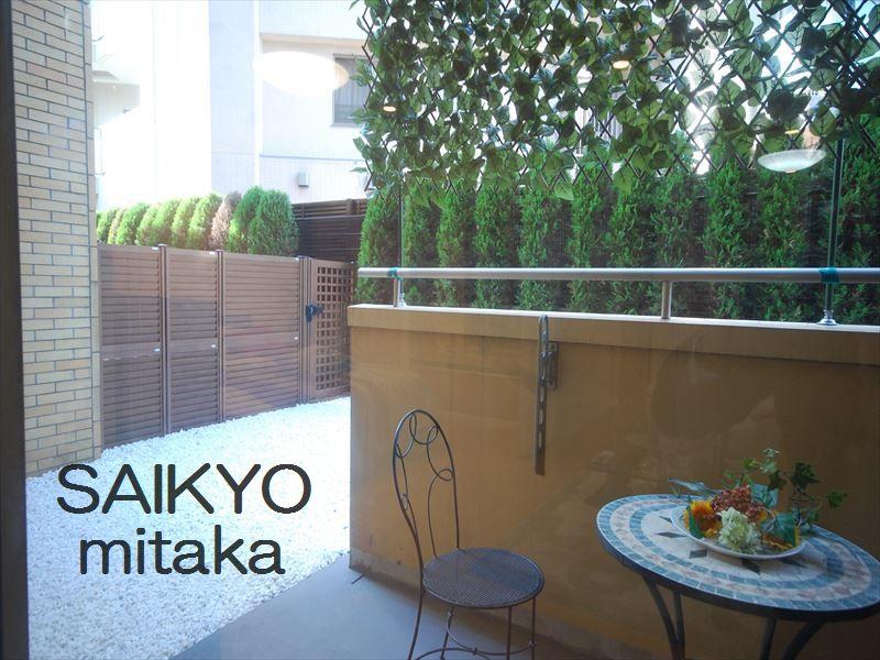 Local appearance photo. Selling local