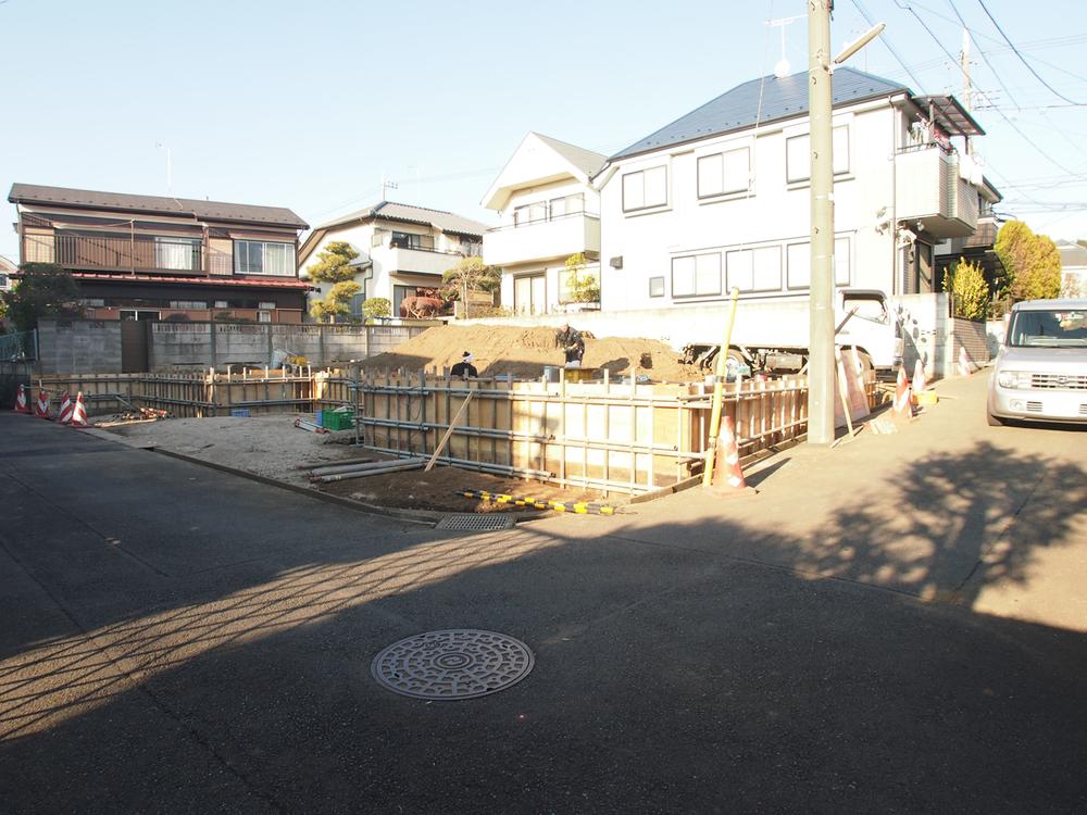 Local photos, including front road. Local (12 May 2013) Shooting