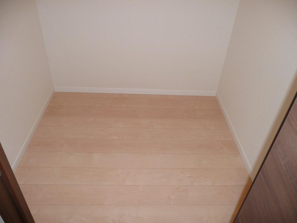 Other introspection. Service room