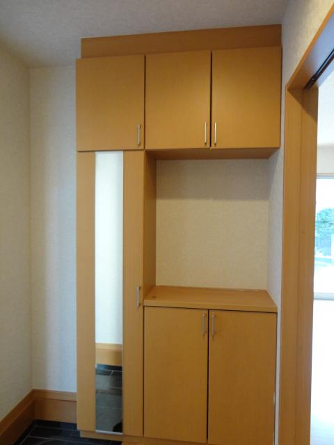 Receipt. Entrance shoes cloak spacious type! Since we have installed the standard in the mirror, Also grooming check before going out! 