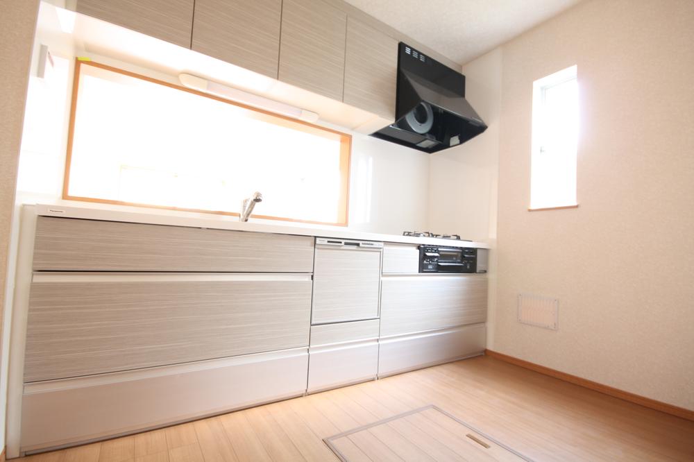 Kitchen. Indoor (11 May 2013) Shooting