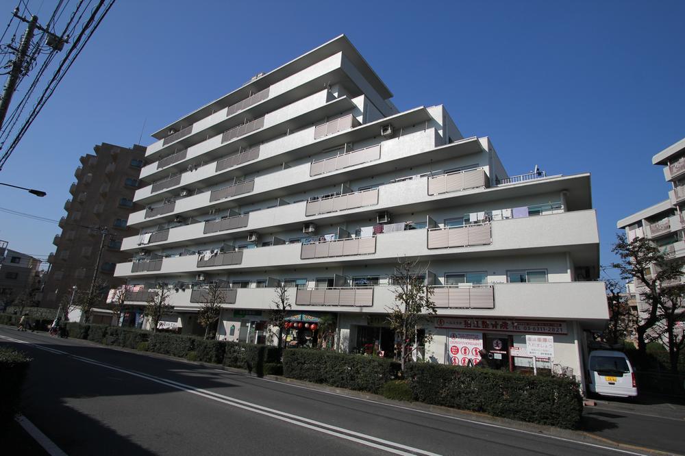 Local appearance photo. Odakyu Odawara Line "Komae Station" walk 4 minutes daily commute ・ Shopping convenient station near property