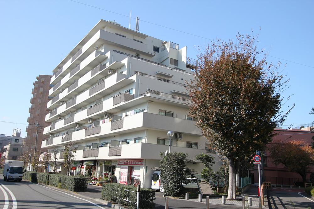 Local appearance photo. The salesman which has a national qualification of FP (financial planner), It is carefully to suggestions made to the customer's point of view. Please feel free to contact us. We look forward to staff. It is OUTREACH of sincerity business.