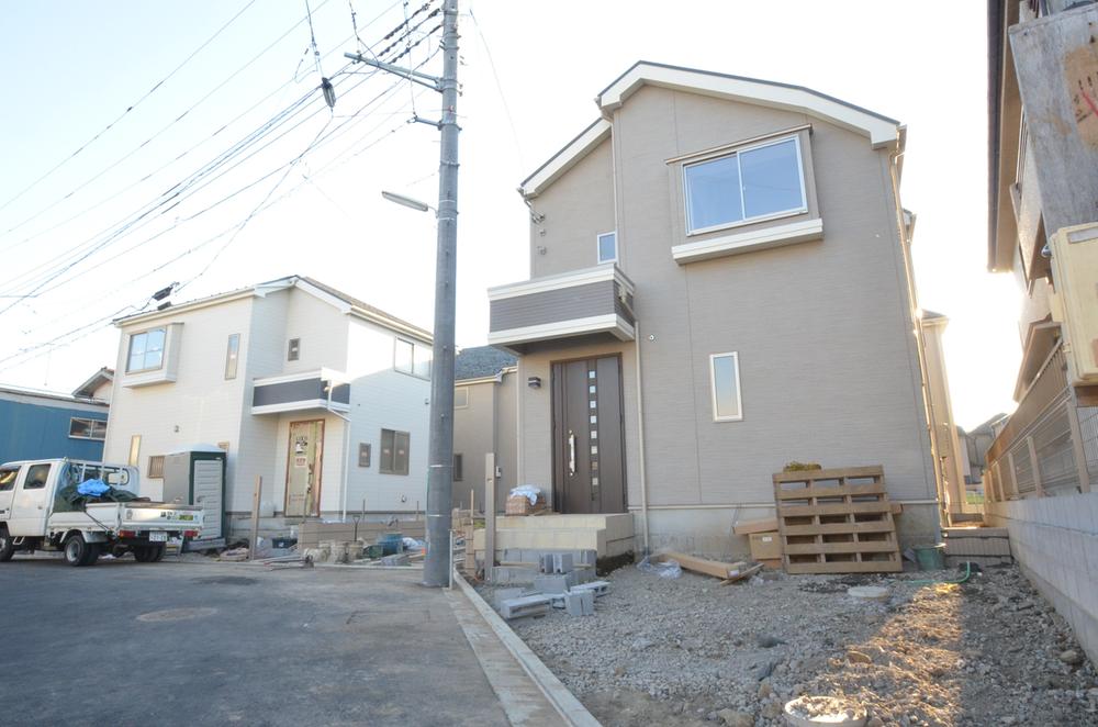 Local appearance photo. Local (11 May 2013) Shooting A Building