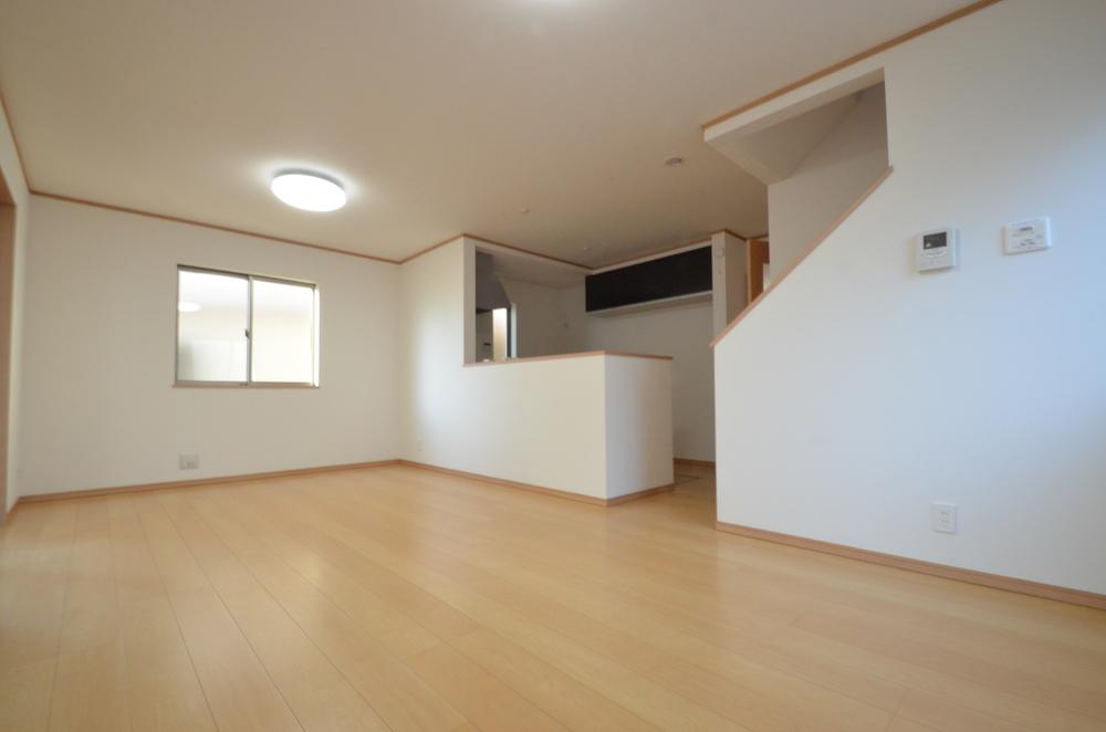 Living. Indoor (11 May 2013) Shooting A Building