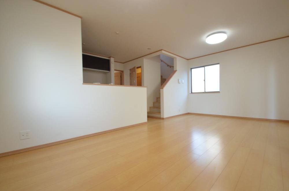 Living. Indoor (11 May 2013) Shooting A Building