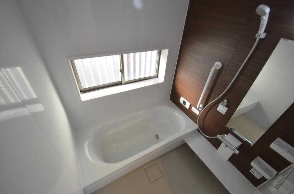 Bathroom. Indoor (11 May 2013) Shooting A Building