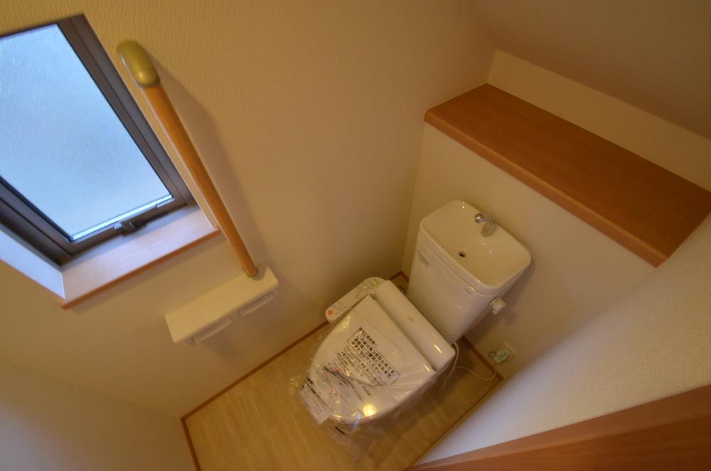 Toilet. Indoor (11 May 2013) Shooting A Building