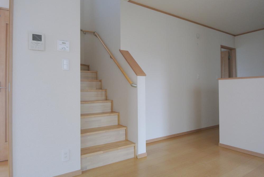 Living. Selling local