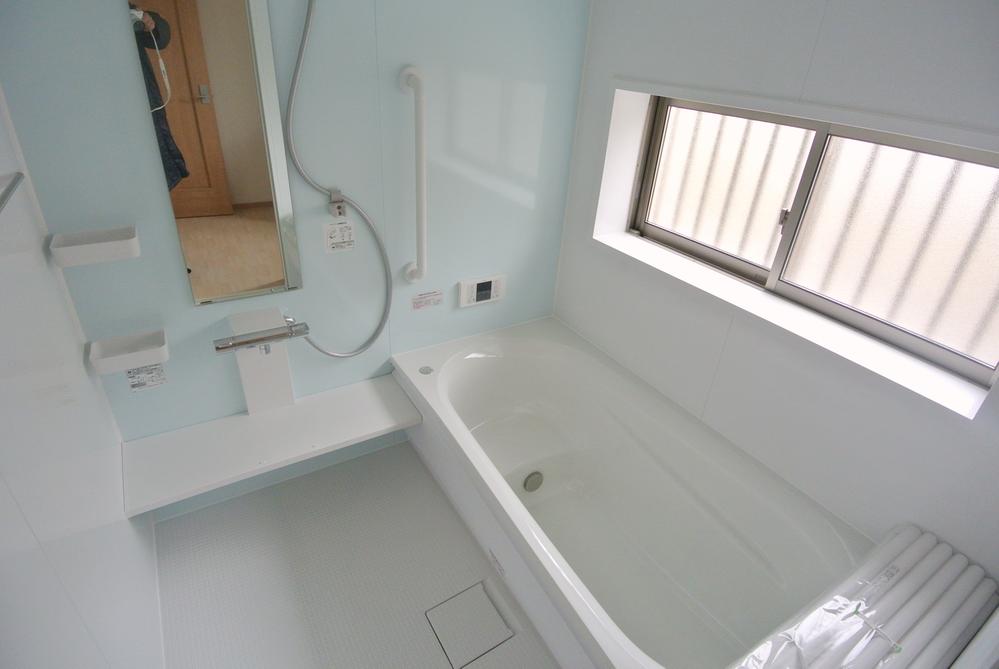 Bathroom. Selling local