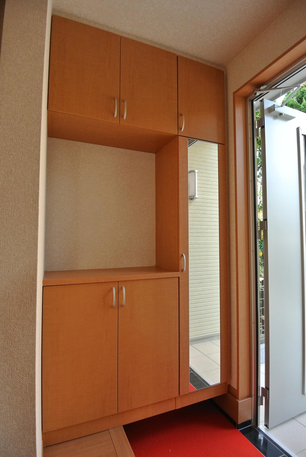 Entrance. Selling local