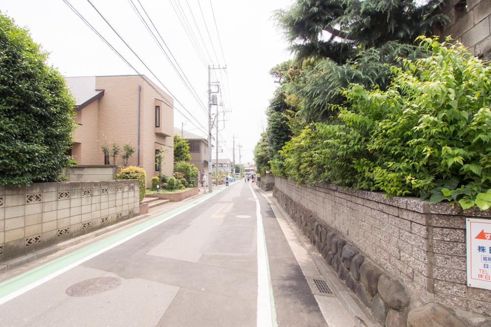 Local photos, including front road. Local (June 2013) Shooting