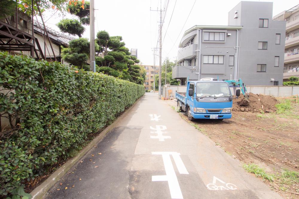 Local photos, including front road. Local (June 2013) Shooting