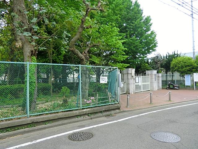 Junior high school. Komae Municipal Komae 753m to the third junior high school