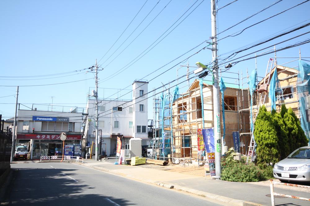 Local photos, including front road. Local (10 May 2013) Shooting