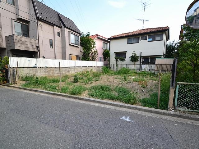 Local appearance photo. When the vacant lot