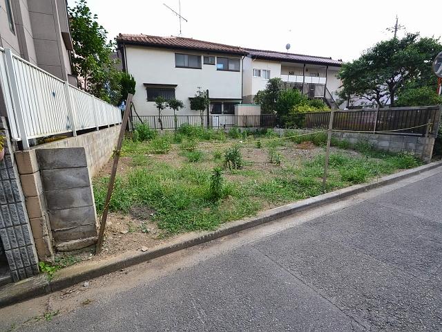 Local appearance photo. When the vacant lot