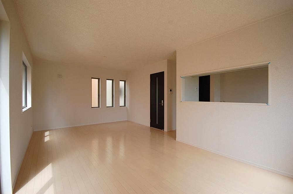 Same specifications photos (living). Same specifications