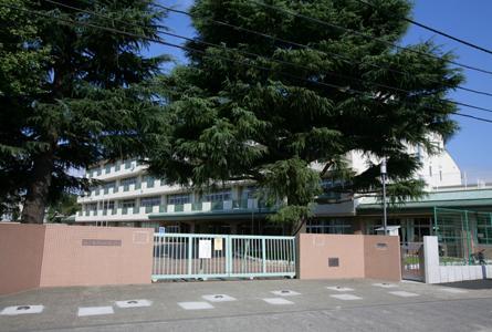 Primary school. Komae Municipal Greenfields 700m up to elementary school