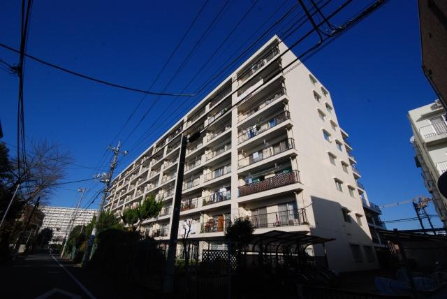 Local appearance photo. December 2011 outer wall repair work ・ Roof is waterproof construction Performed