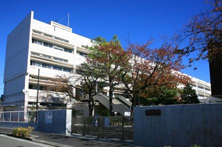 Junior high school. Komae Municipal Komae 701m until the second junior high school