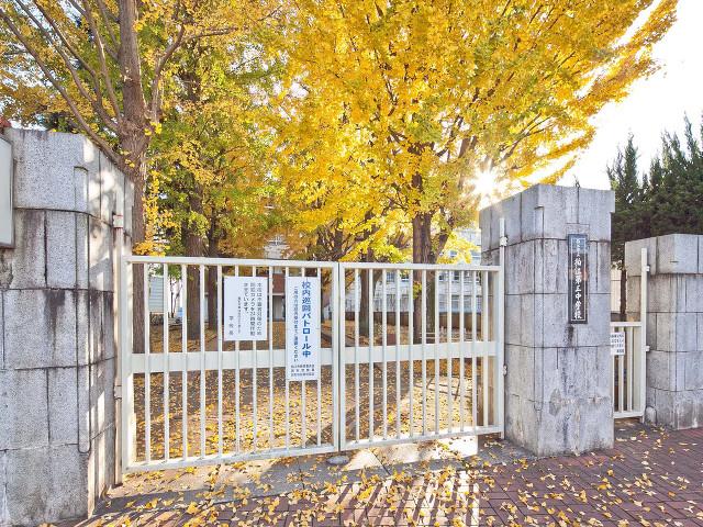 Junior high school. Komae 1063m to the third junior high school