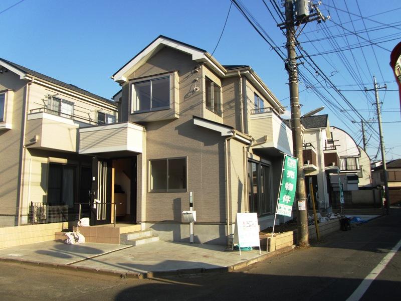 Local appearance photo. Local (12 May 2013) Shooting