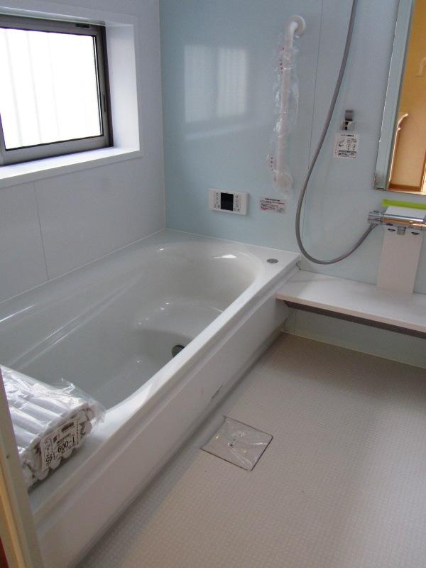 Bathroom. Indoor (12 May 2013) Shooting