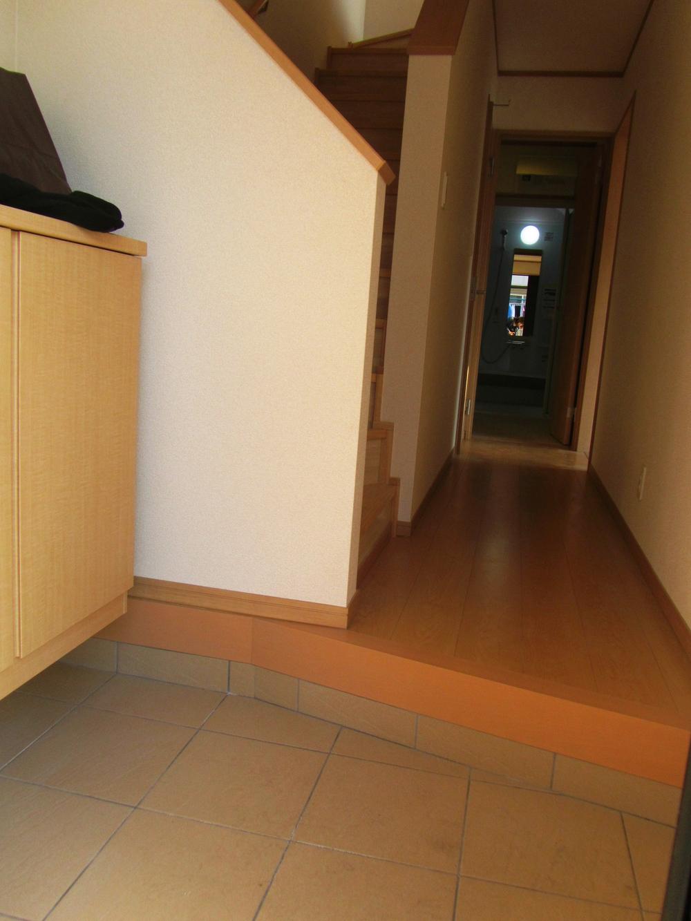 Entrance. Local (12 May 2013) Shooting