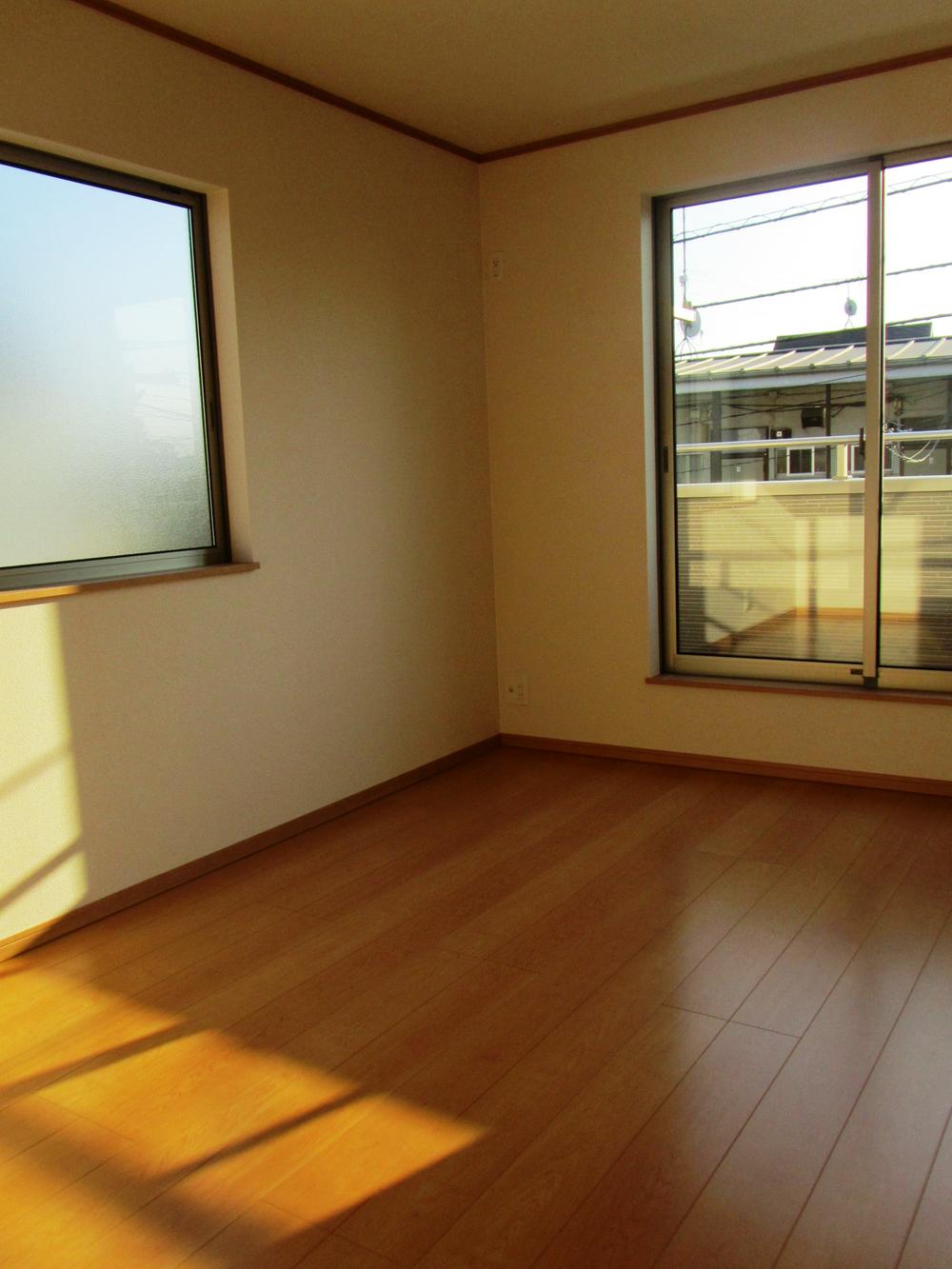 Non-living room. Indoor (12 May 2013) Shooting