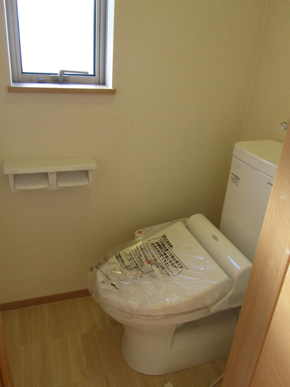 Toilet. Indoor (12 May 2013) Shooting