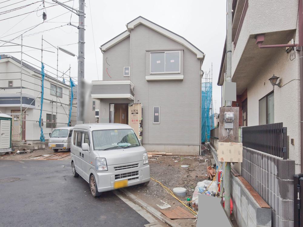 Local appearance photo. Local (10 May 2013) Shooting