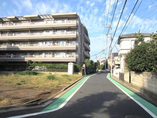 Local photos, including front road. Local front road