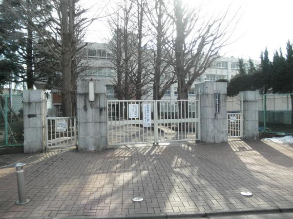 Junior high school. Komae 920m walk 12 minutes to the third junior high school