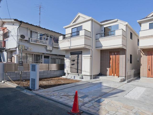 Local appearance photo. Local (11 May 2013) Shooting