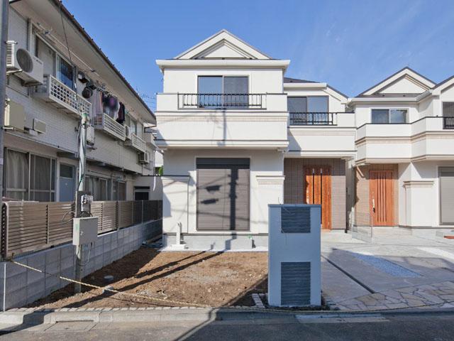 Local appearance photo. Local (11 May 2013) Shooting