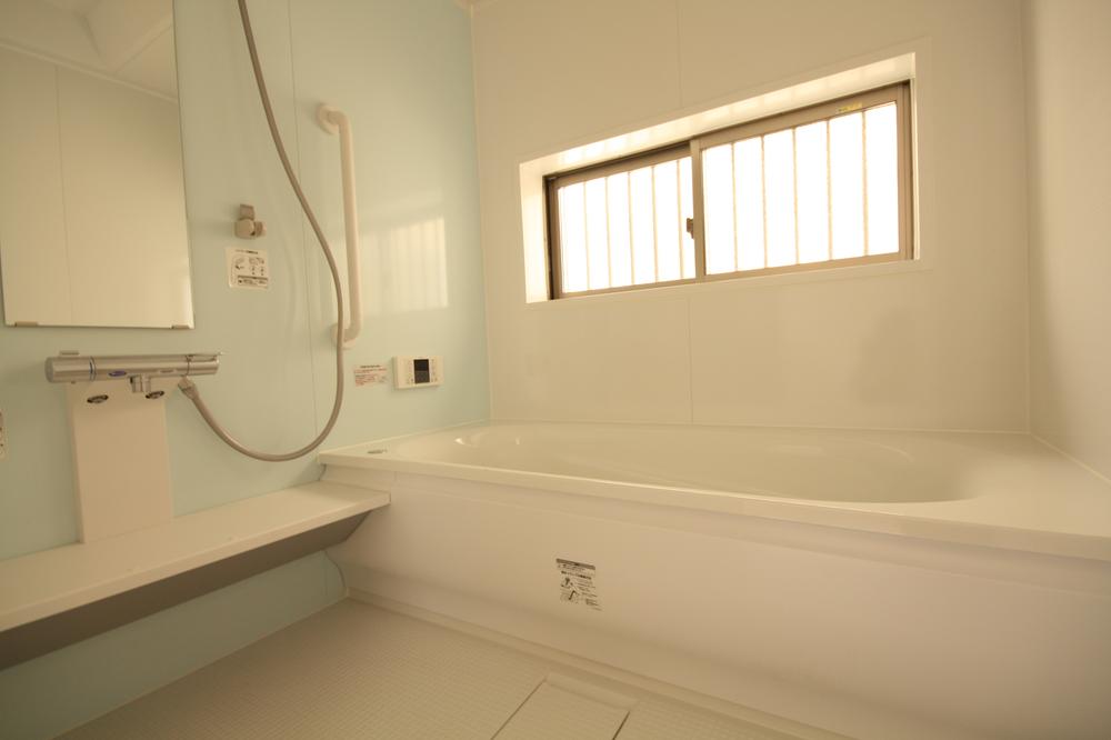 Bathroom. Indoor (11 May 2013) Shooting