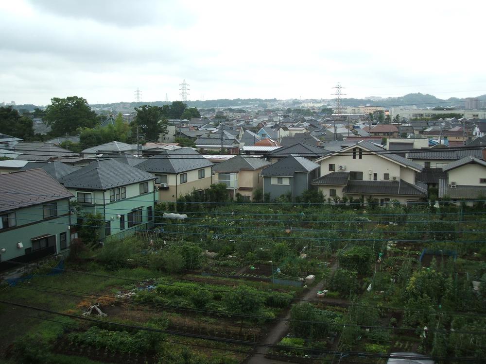 View photos from the dwelling unit. View from the site (June 2013) Shooting