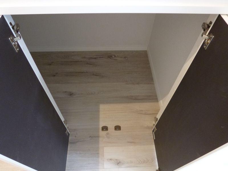 Receipt. Walk-in closet