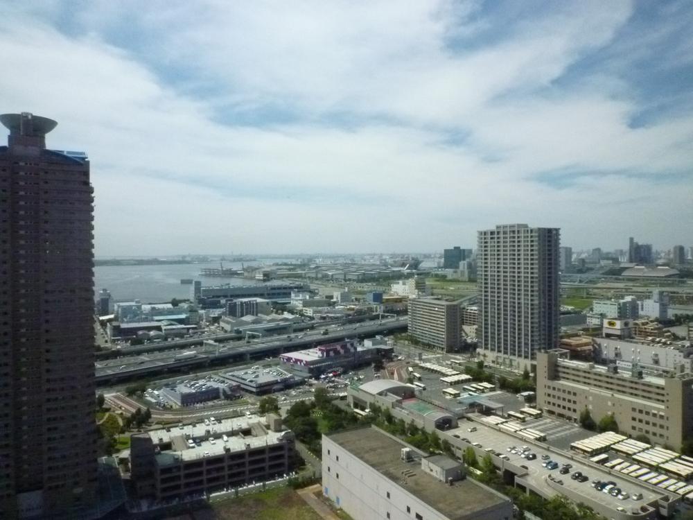 View photos from the dwelling unit. View from the site (July 2013) Shooting