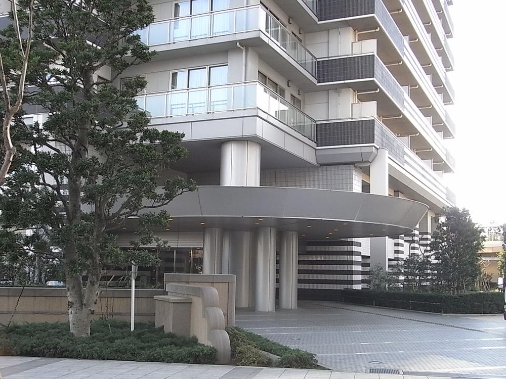 View photos from the dwelling unit. View from the site (July 2013) Shooting