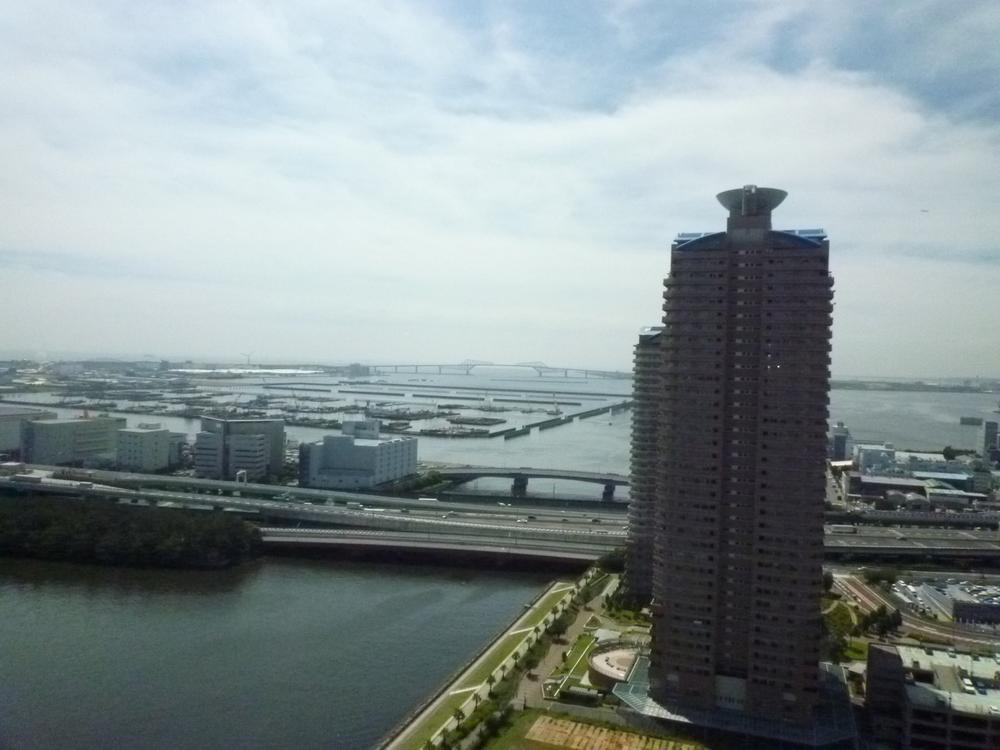 View photos from the dwelling unit. View from the site (July 2013) Shooting