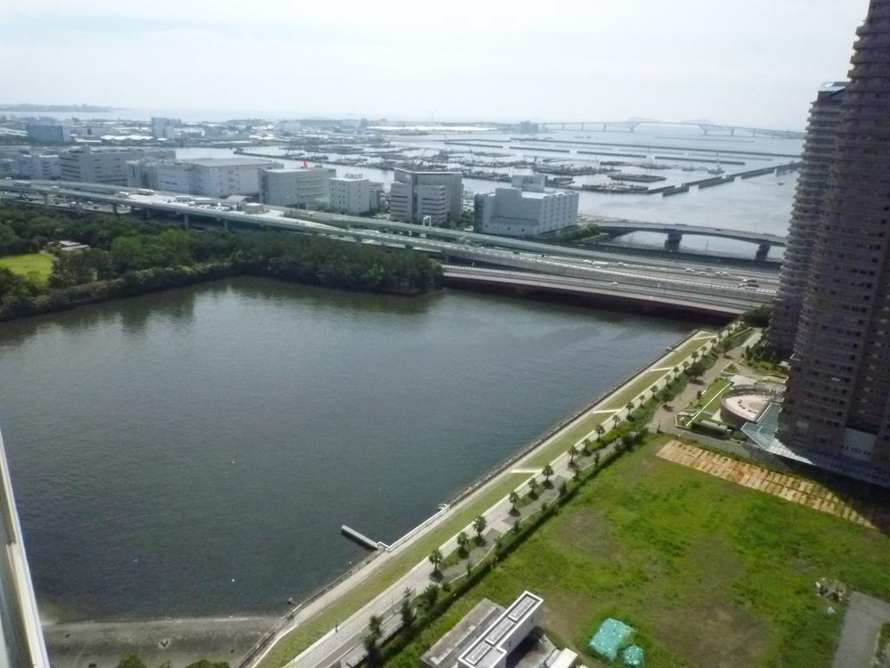 View photos from the dwelling unit. View from the site (July 2013) Shooting