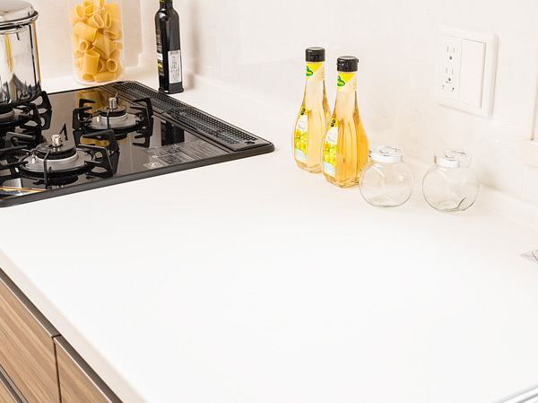 Kitchen.  [Artificial marble top plate] In addition to the calm atmosphere and the smooth texture, Adopt a superior artificial marble top plate in durability.