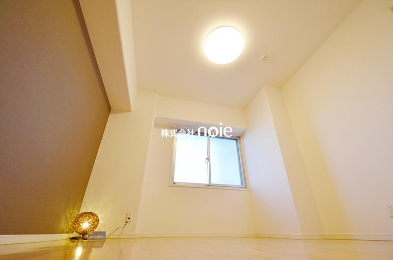 Non-living room. ~ In fact, please check ~