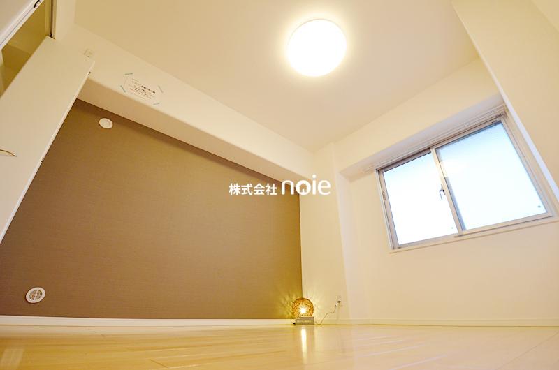 Non-living room. ~ In fact, please check ~