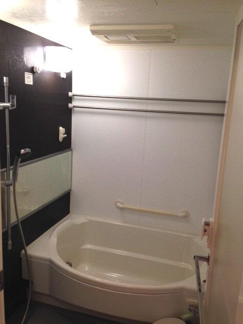 Bathroom. Bathroom ventilation heating dryer, 24-hour ventilation, Otobasu