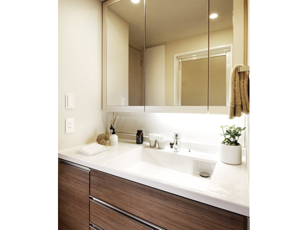 Bathing-wash room.  [DRESSING ROOM] Beautiful dressing room, Out creating a beautiful life.