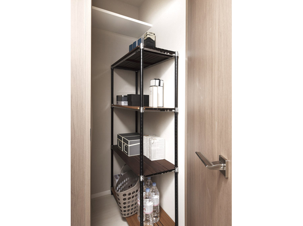 Receipt.  [Storeroom] From daily necessities such as a vacuum cleaner, Golf bag ・ Until the suitcase, We have prepared a space that can accommodate the large and bulky tend luggage.  ※ 85A type except